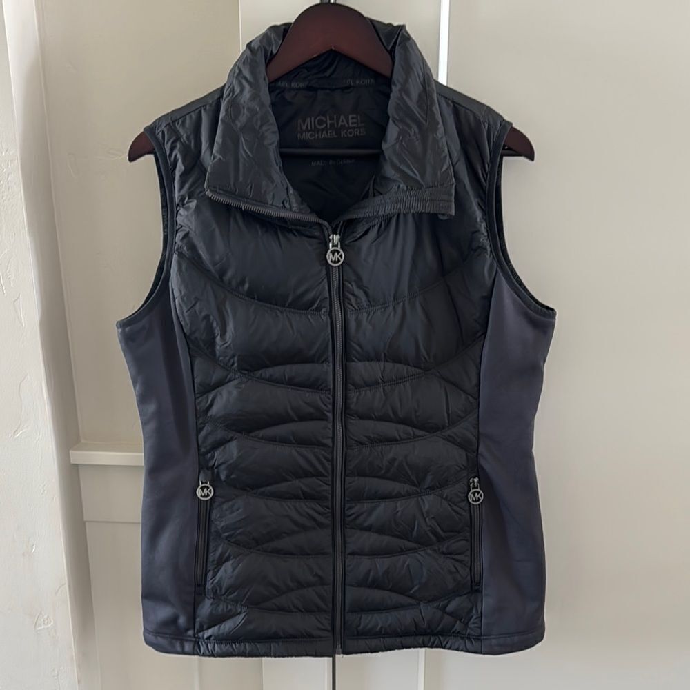 Michael Kors Women’s Size L Gray Quilted Puffer Vest Casual Outdoors Wear EUC